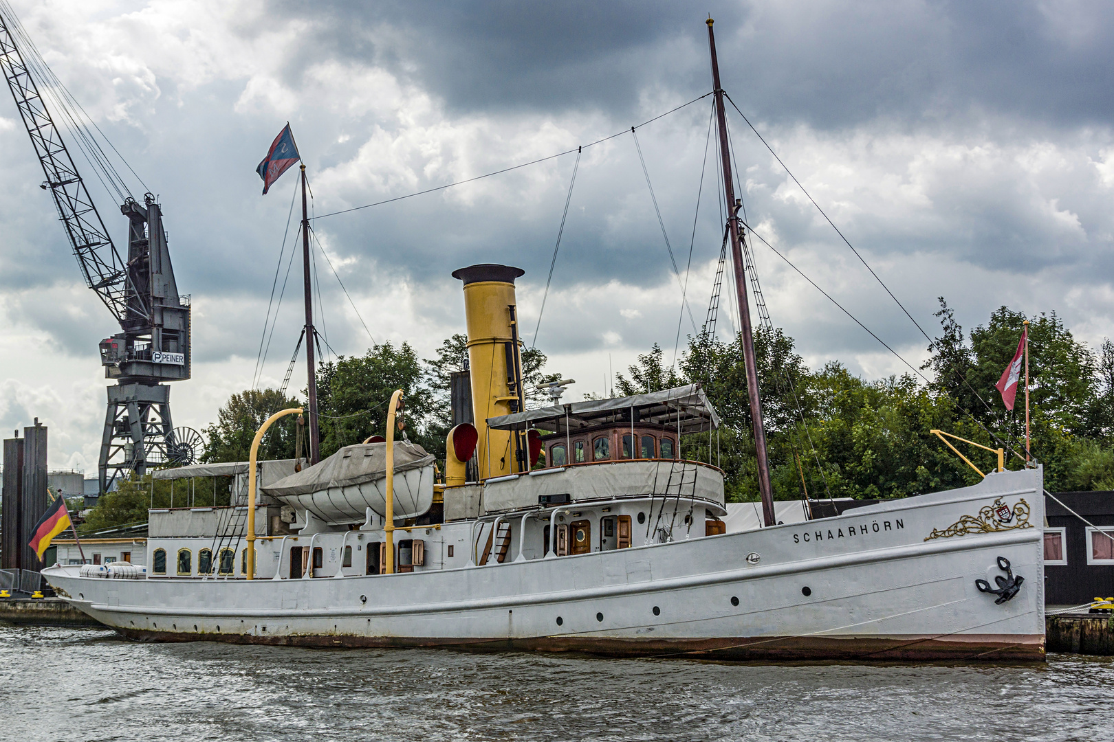 Dampfschiff Schaarhörn im Hamburger Hafen