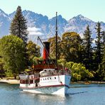 Dampfschiff vor Remarkables