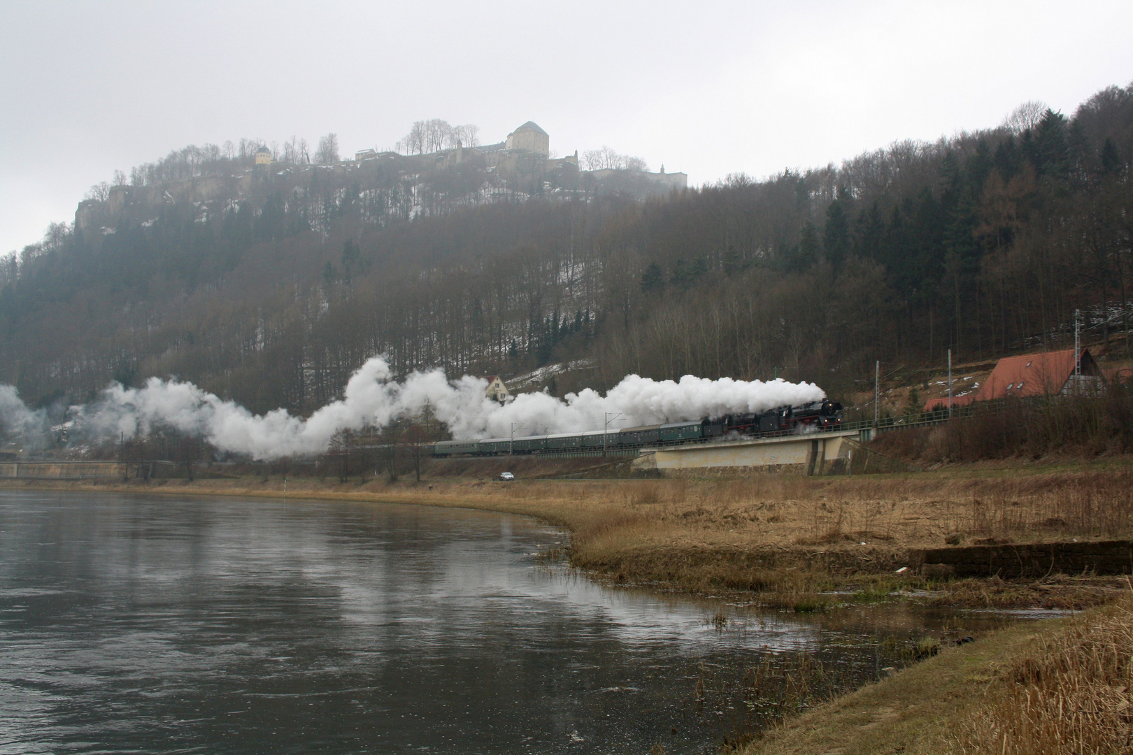 Dampfwolken im Elbtal