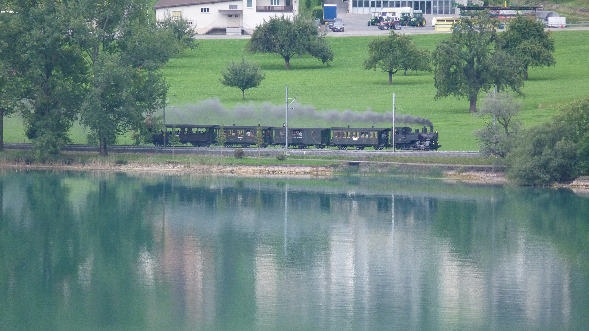 Dampfzug zum Juniläum 125 Jahre Brünig Bahn