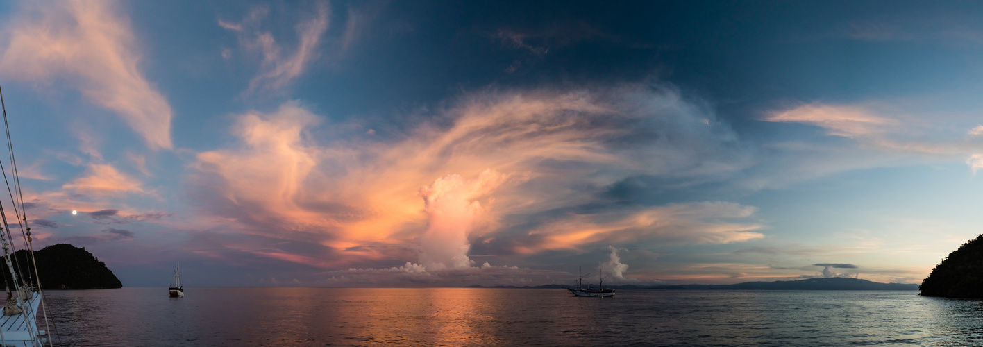 Dampir Strait - Panorama