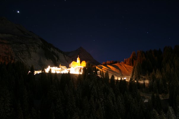 Damüls Ort bei Nacht