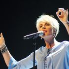 DANA WINNER , 1. Halbzeit ihres Konzerts