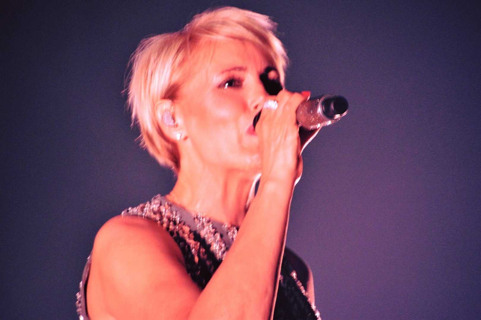 DANA WINNER  im Concertgebouw in BRÜGGE / B 