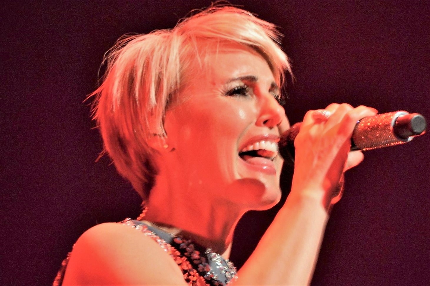 DANA WINNER in BRÜGGE / B  