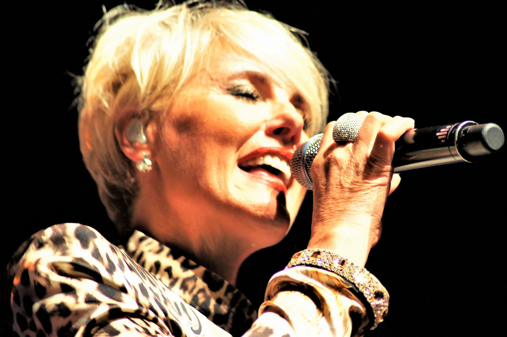 DANA WINNER  in HOOGEVEEN / NL  