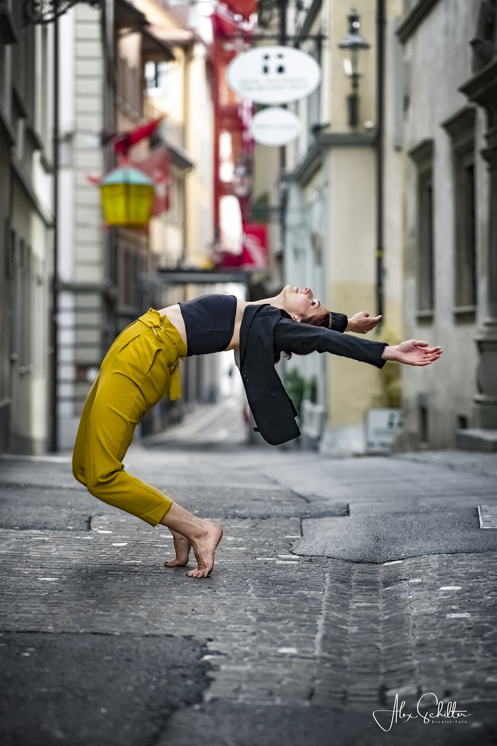 "Dance Street... Bettina Zumstein...Furrengasse Luzern"