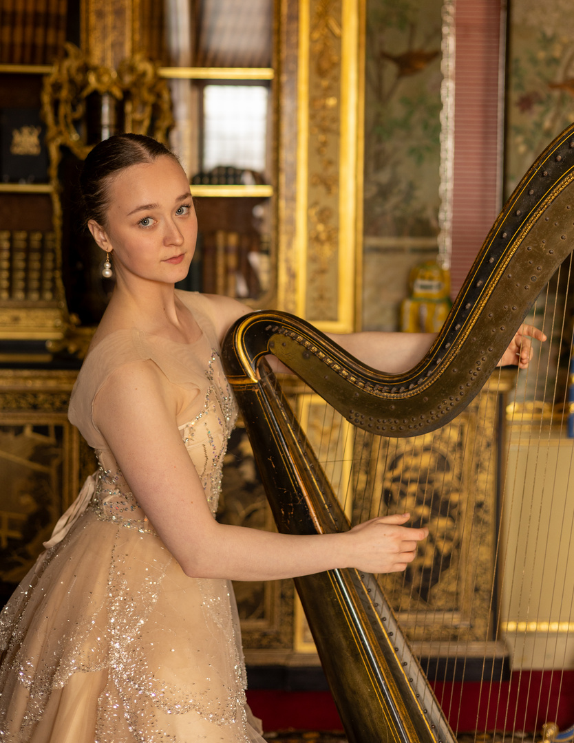 Dancers/Actresses at Sugnall Hall