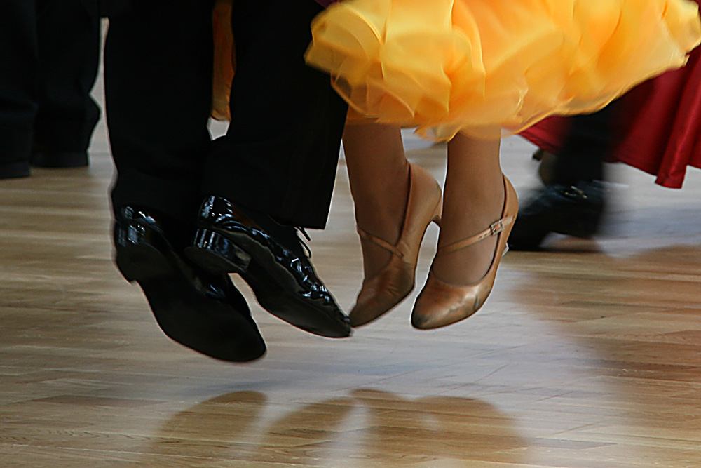 Dancing Feet Knallgelb Foto & Bild kunstfotografie & kultur, tanz