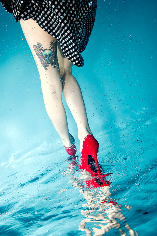 Dancing on Water I - Unterwasser Fashion Shooting
