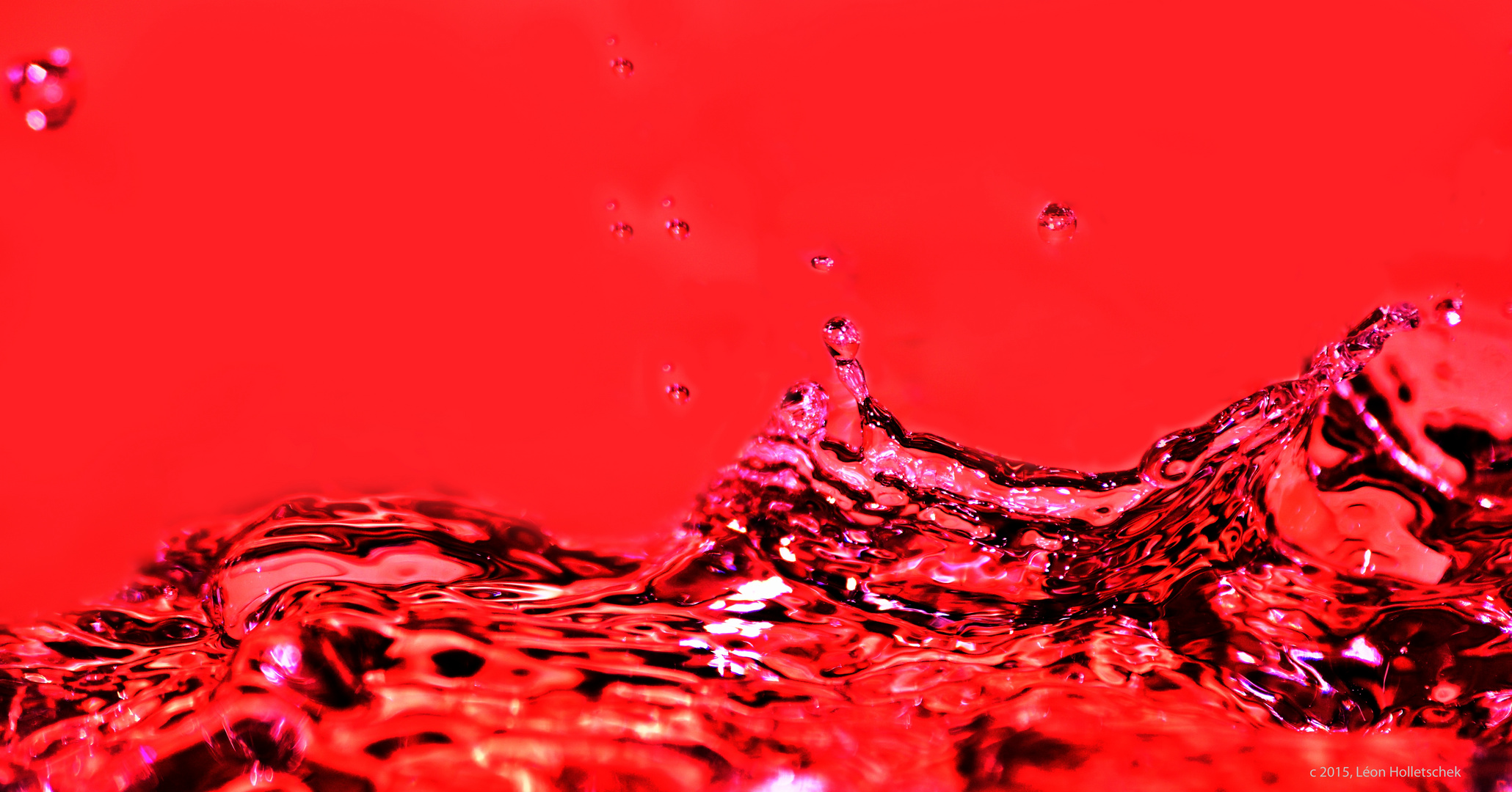 Dancing Water in red