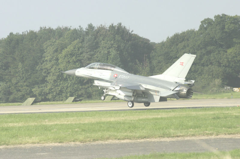 danish f-16 at raf coltishall.