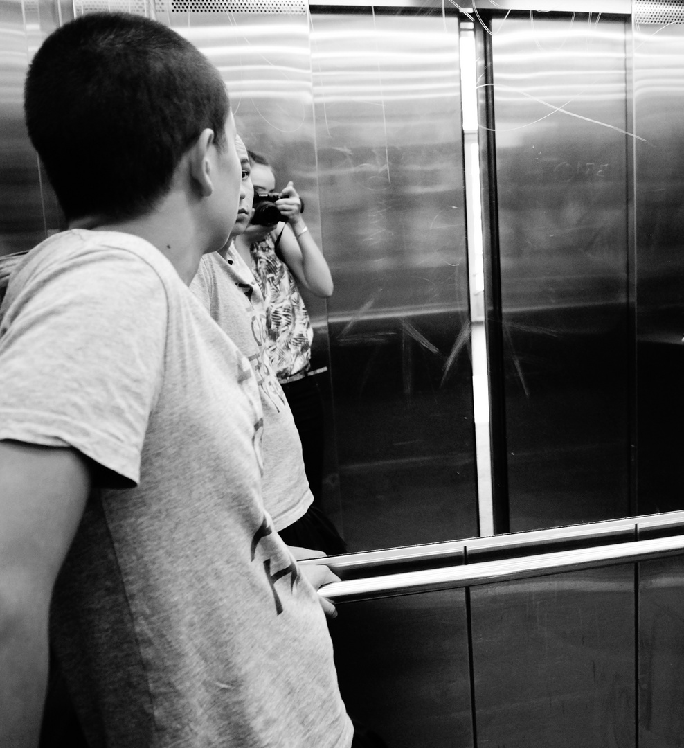 Dans l'ascenseur