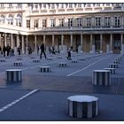 Dans le cour du Palais Royal