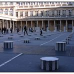 Dans le cour du Palais Royal