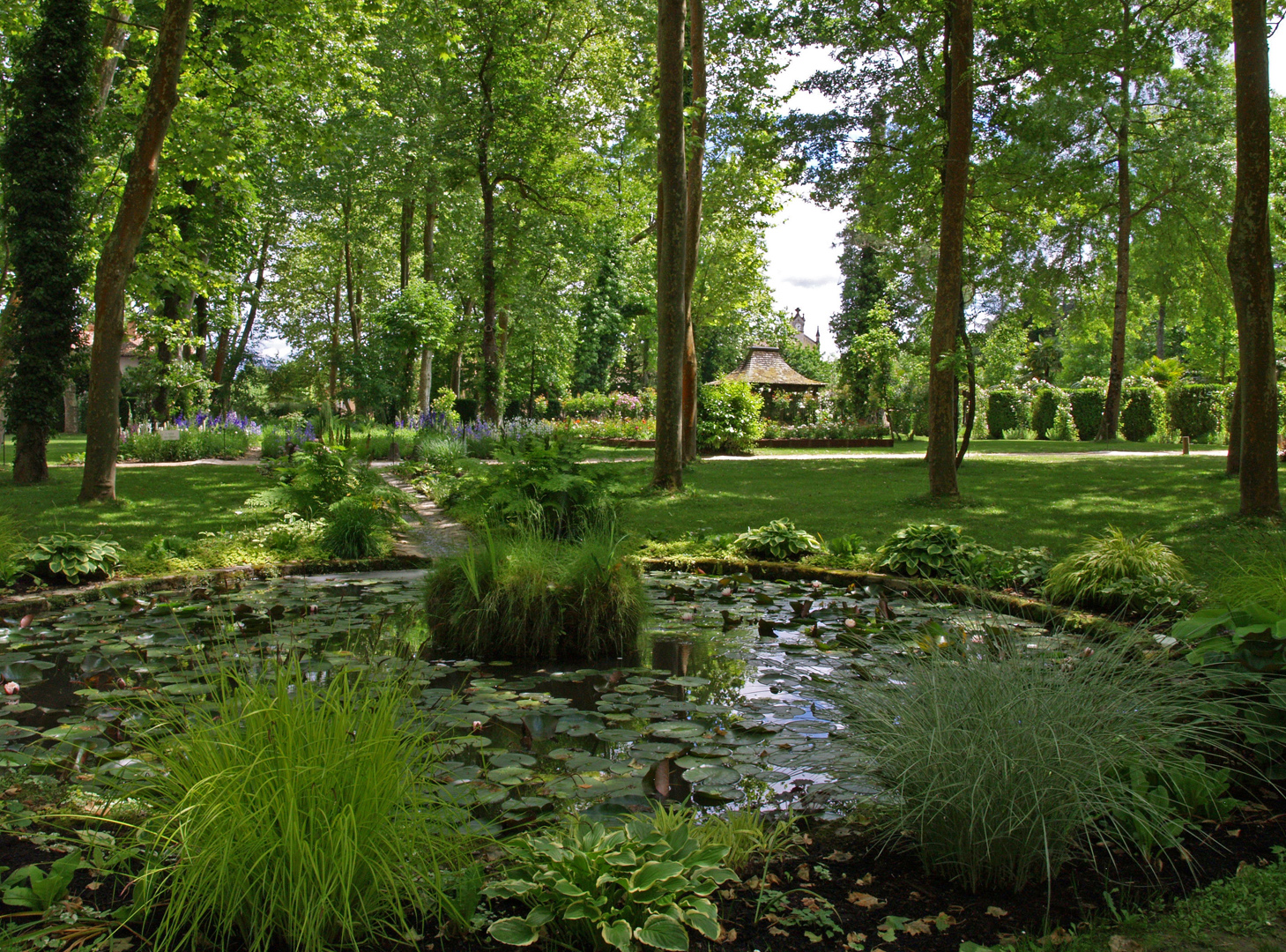 Dans le parc des Prés d’Eugénie  --  Eugénie-les-Bains  --  In dem Park der « Prés d’Eugénie »