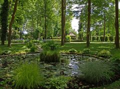 Dans le parc des Prés d’Eugénie  --  Eugénie-les-Bains  --  In dem Park der « Prés d’Eugénie »