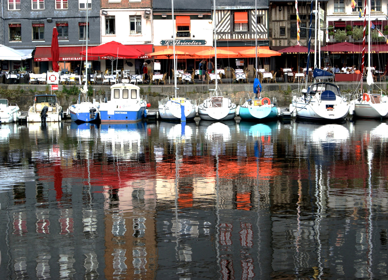 dans le port d Honfleur