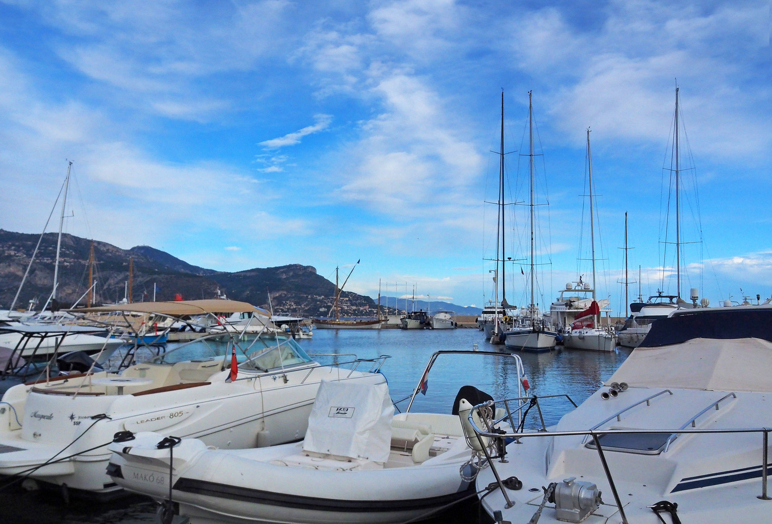 Dans le port de Saint-Jean-Cap-Ferrat