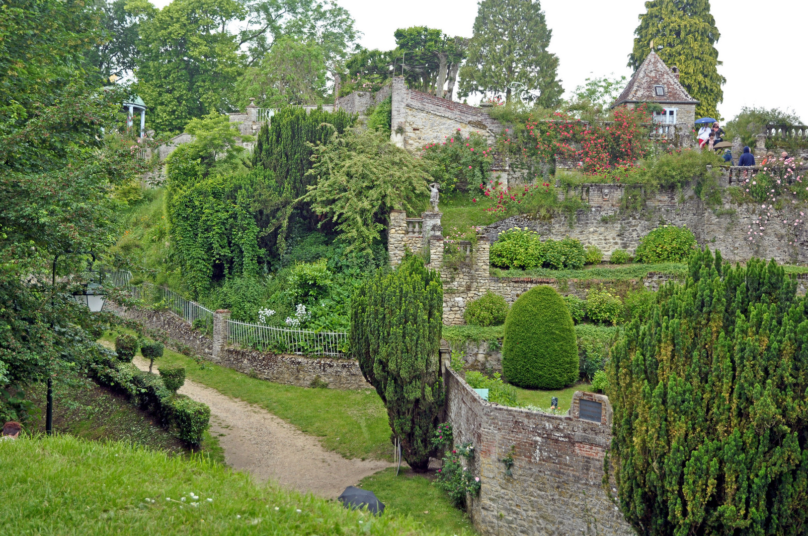 dans les jardins (en profondeur ) de gerberoy (60)