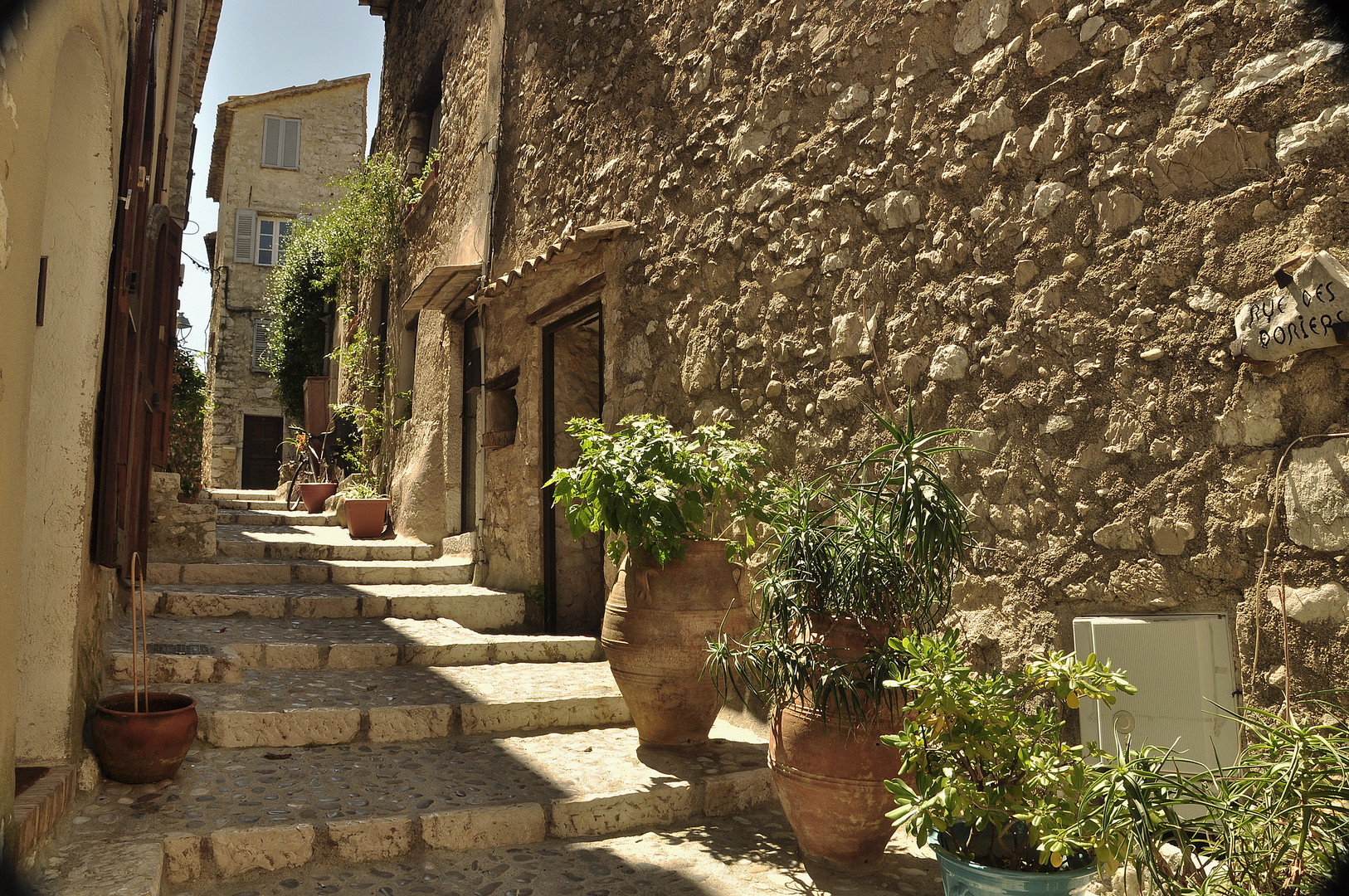 dans les rue de provence