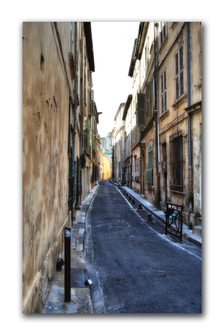 Dans les ruelles d' Avignon - V