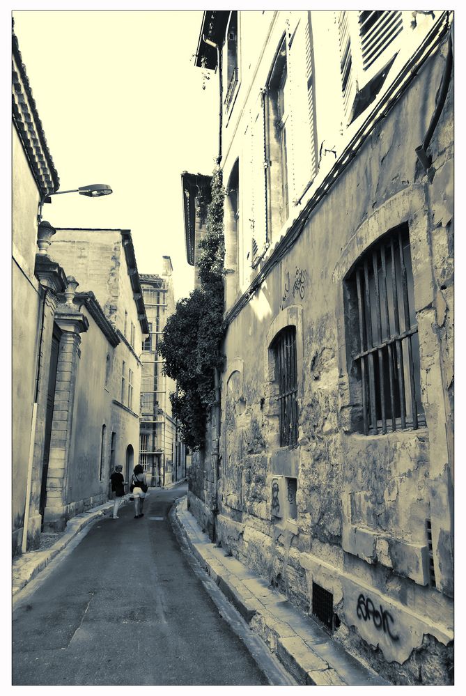 Dans les ruelles d' Avignon - VIII