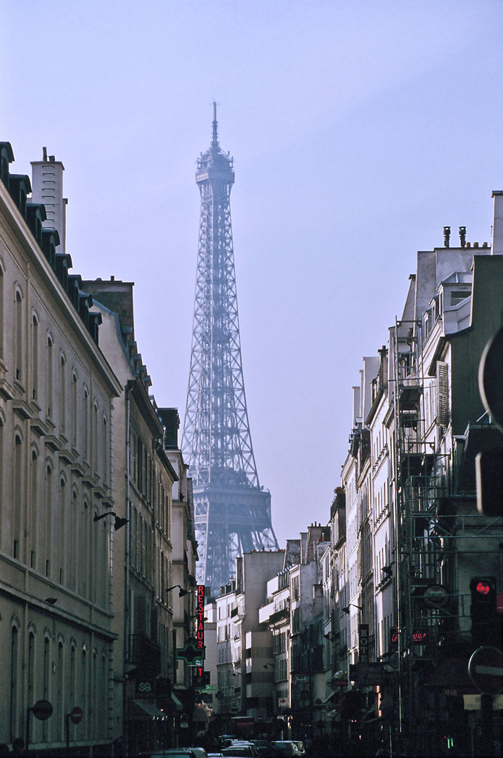 dans les rues de Paris