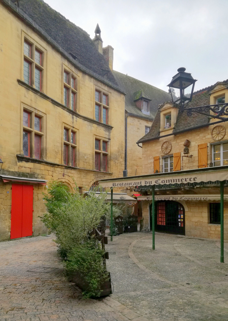 Dans les rues de Sarlat ....