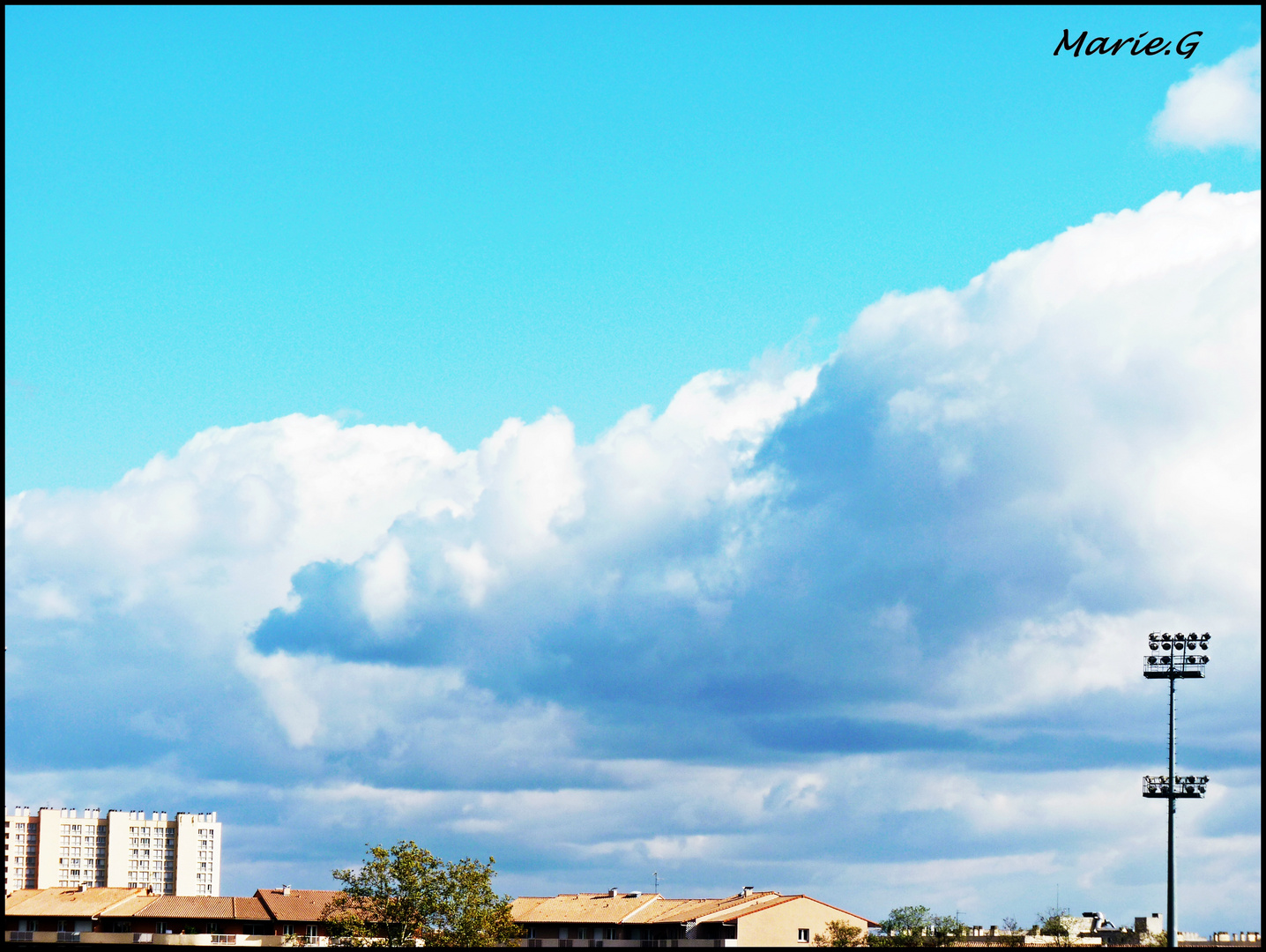 Dans un nuages bref.