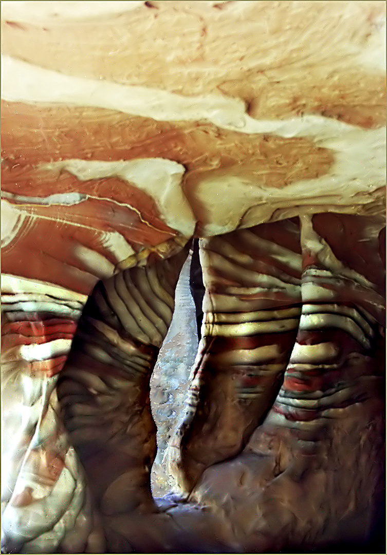 Dans une grotte de Petra