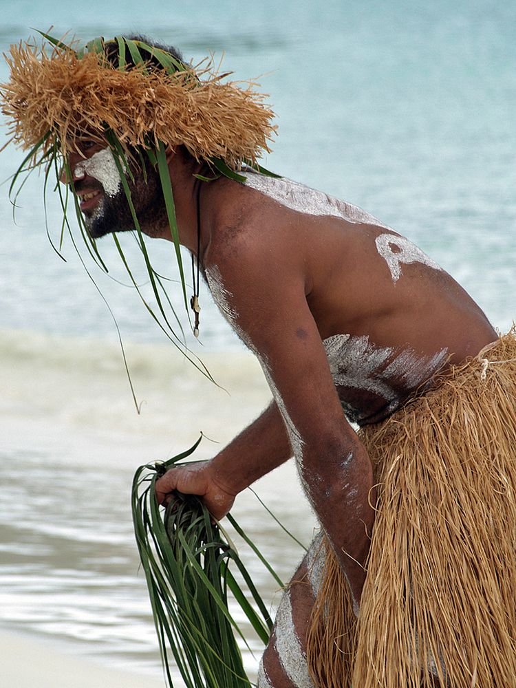 Danseur traditionnel à l’Île des Pins  --  Traditioneller Tänzer von der Pinieninsel