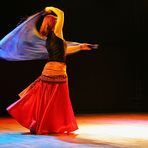 danseuse orientale avec voile