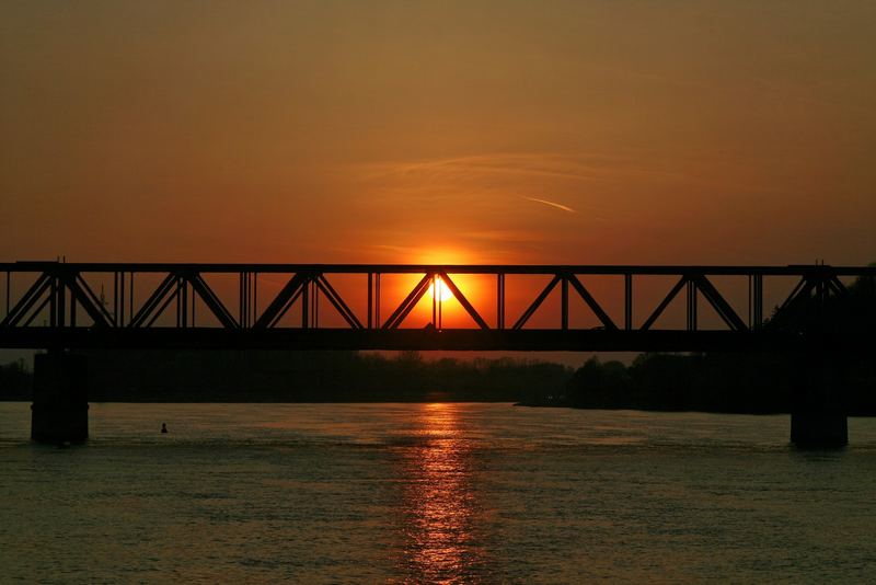 Danubebridgesunset