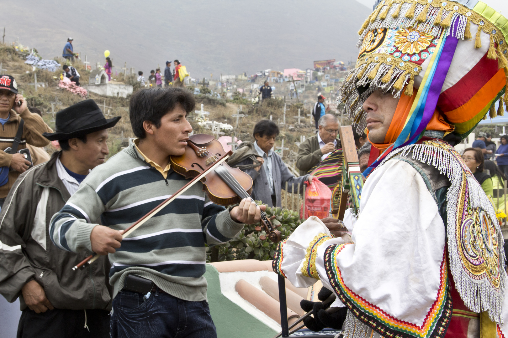 danza tijeras en cementerio