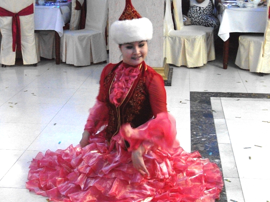 Danze durante un matrimonio kazako