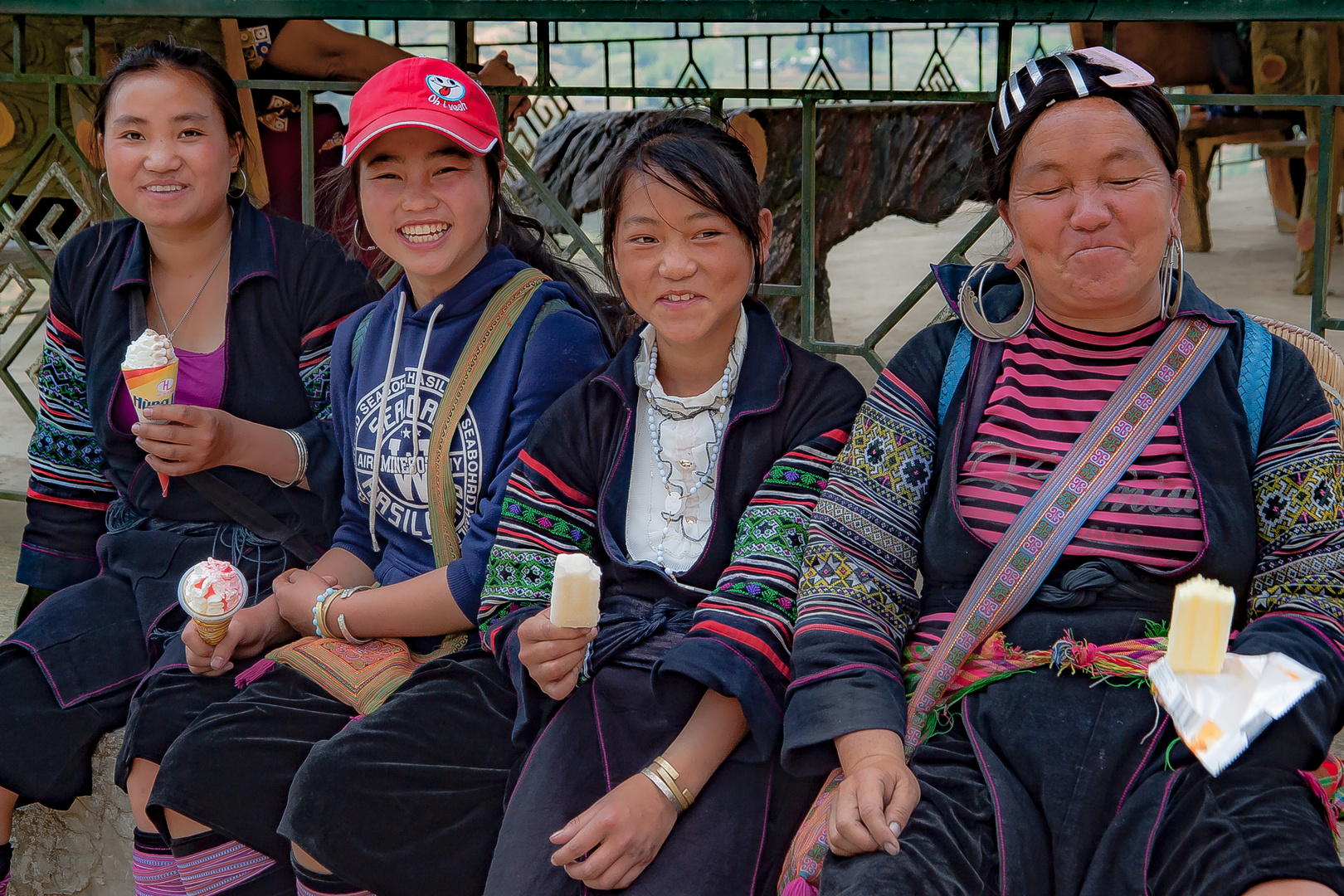 Dao women having their rest