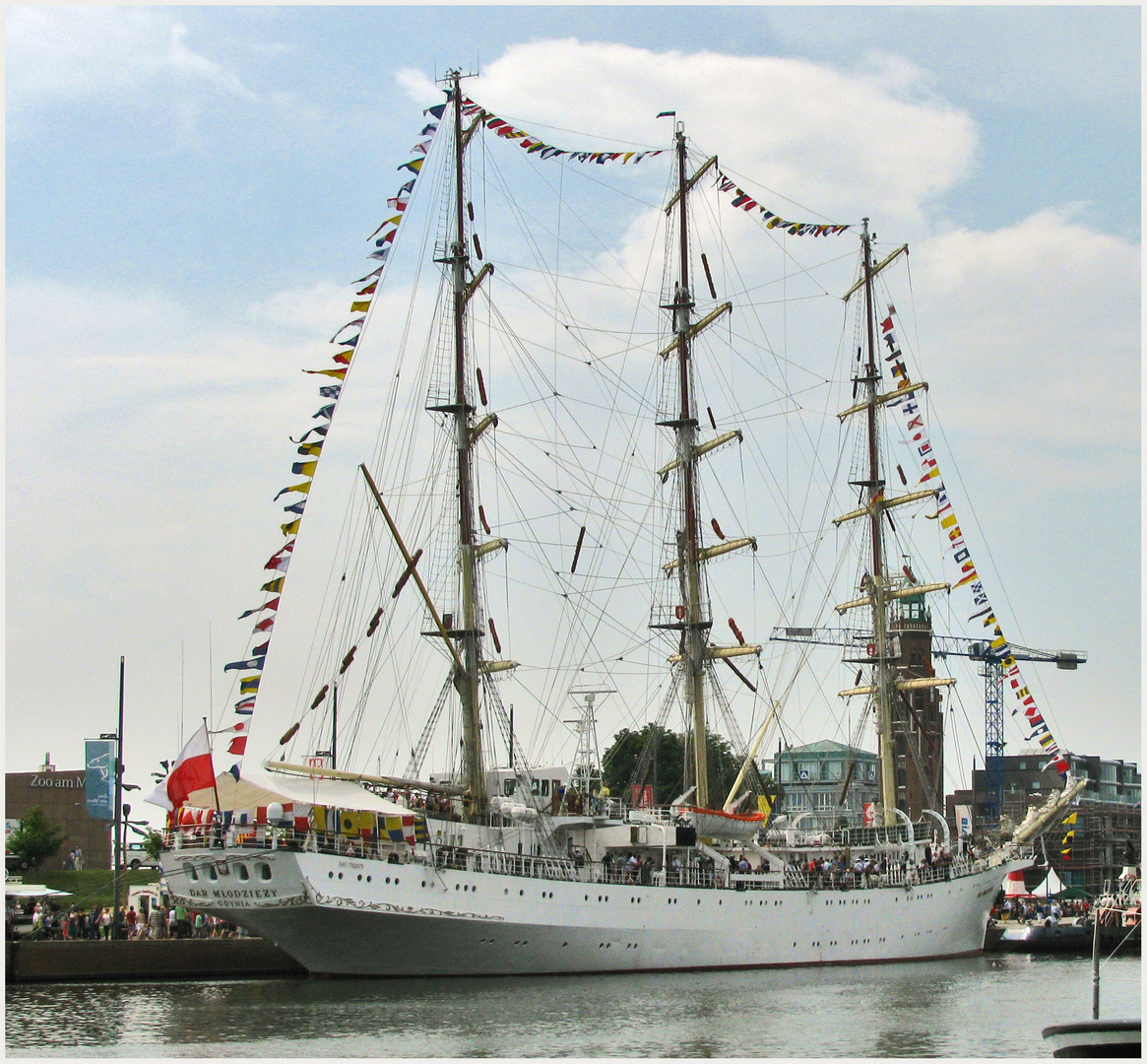 DAR MLODZIEZY in Bremerhaven