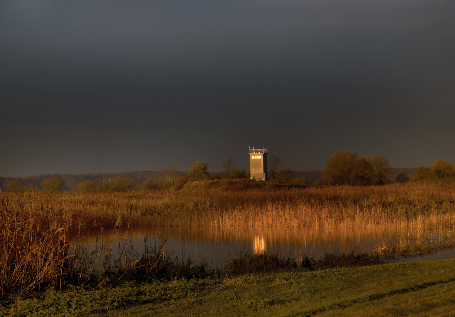 Darchauer Grenzturm in der Morgensonne