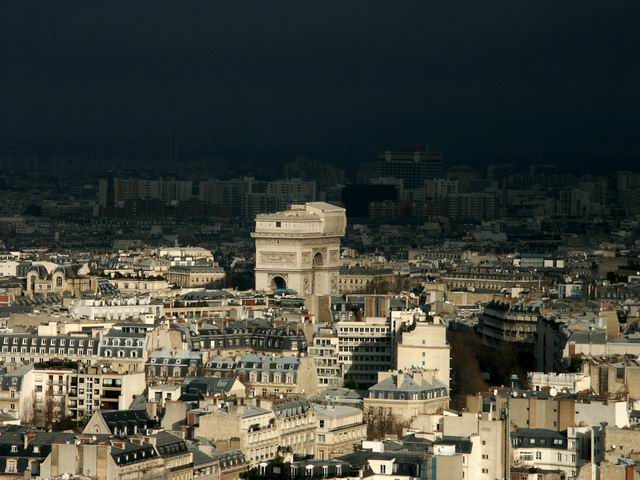 dark side of Paris