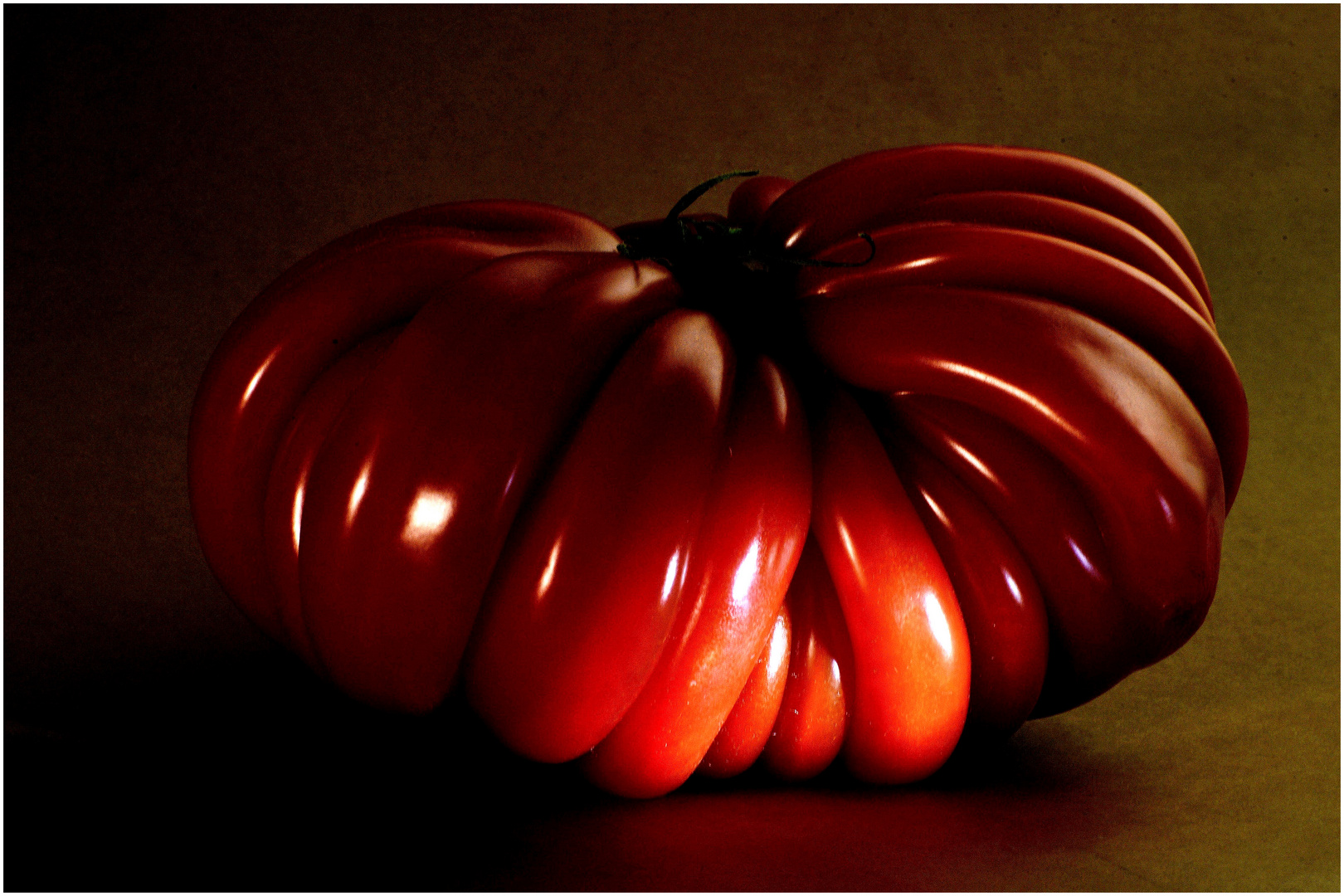 Dark tomato