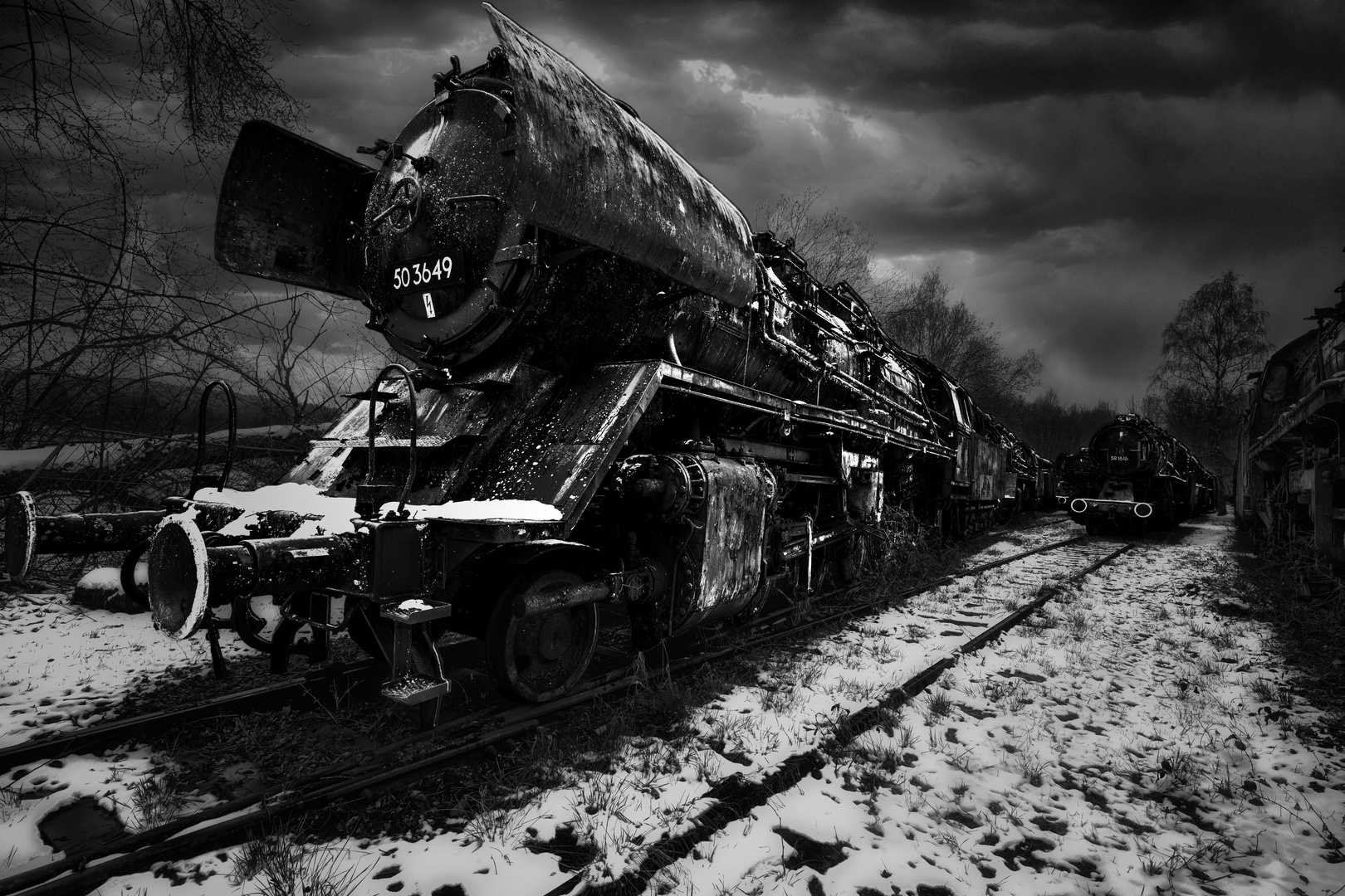 Dark Train im Schnee