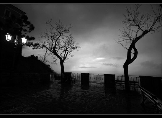 _Darkness on the night_