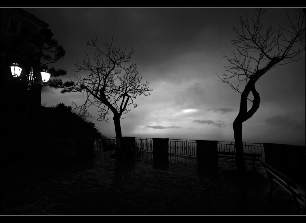 _Darkness on the night_