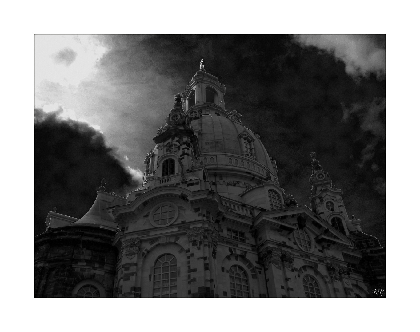 Darkside of Frauenkirche #2