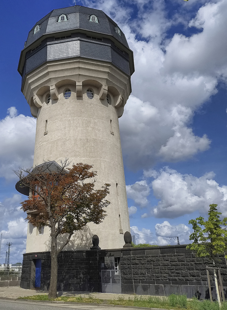 Darmstadt - Wasserturm am Hauptbahnhof