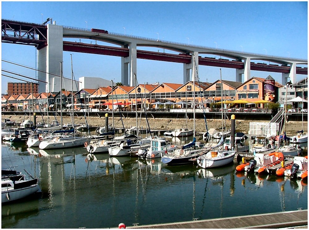 «Darsena e la via dei caffè»