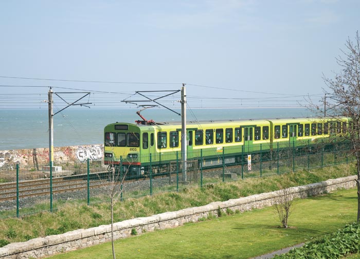 DART EMU bei Blackrock, Dublin