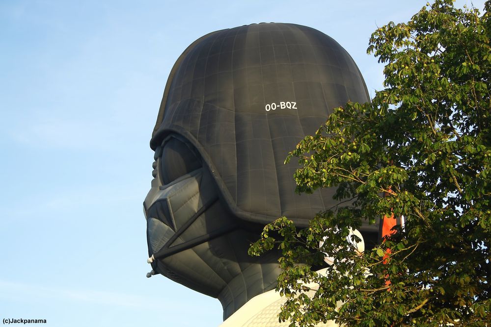 Darth Vader hebt ab in den Warsteiner Himmel