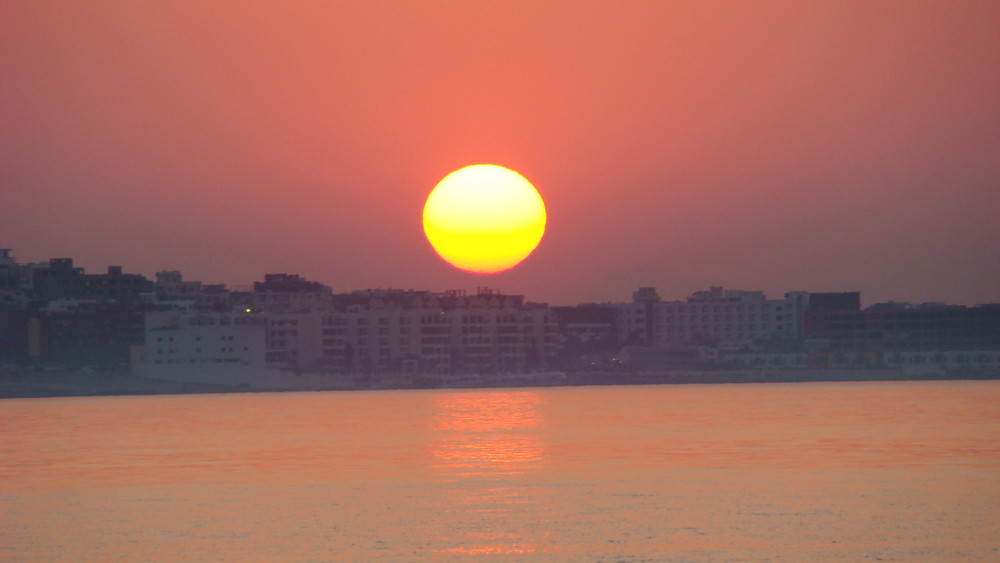 Darum heißt es Rotes Meer